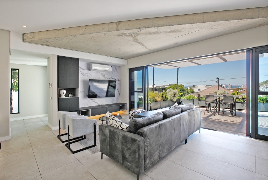 To Let 4 Bedroom Property for Rent in Fresnaye Western Cape